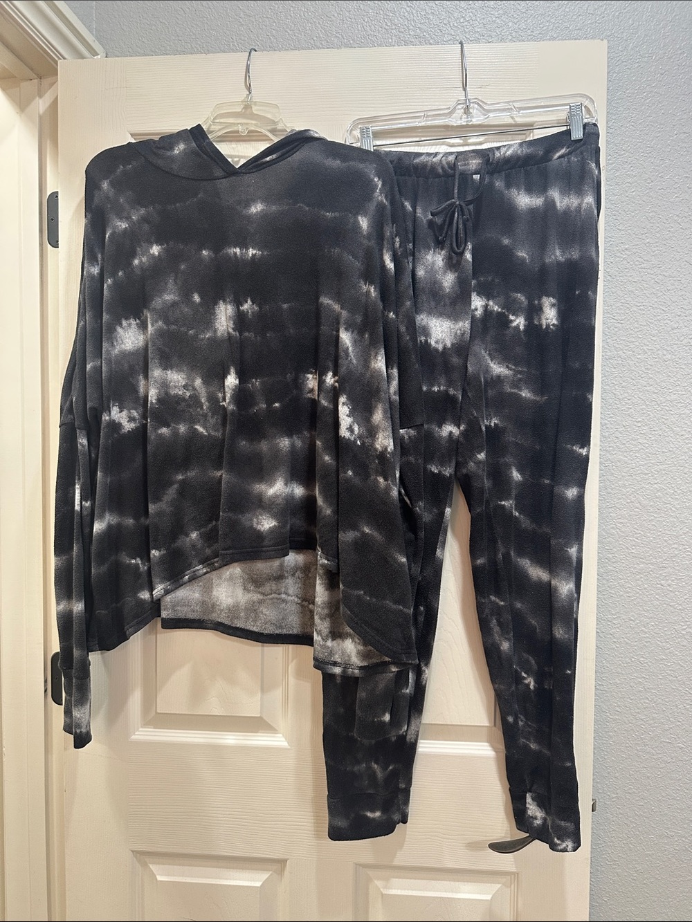 Women’s Los Angeles Trading Company Tie-Dye Hoodie & Jogger Lounge Set
